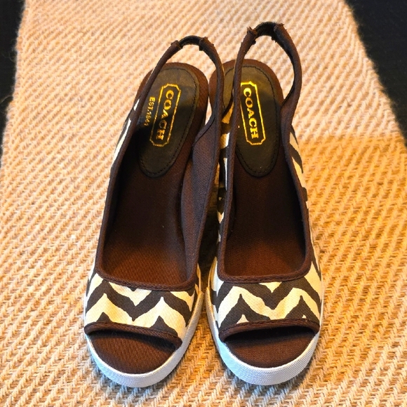 Coach Brown and Cream‎ Women's Shoes - Picture 1 of 5